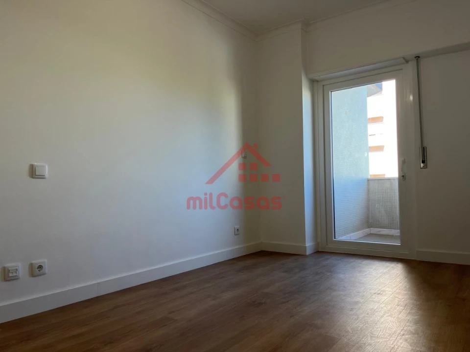 Apartamento T3 para Venda em São Domingos de Benfica Foto 24