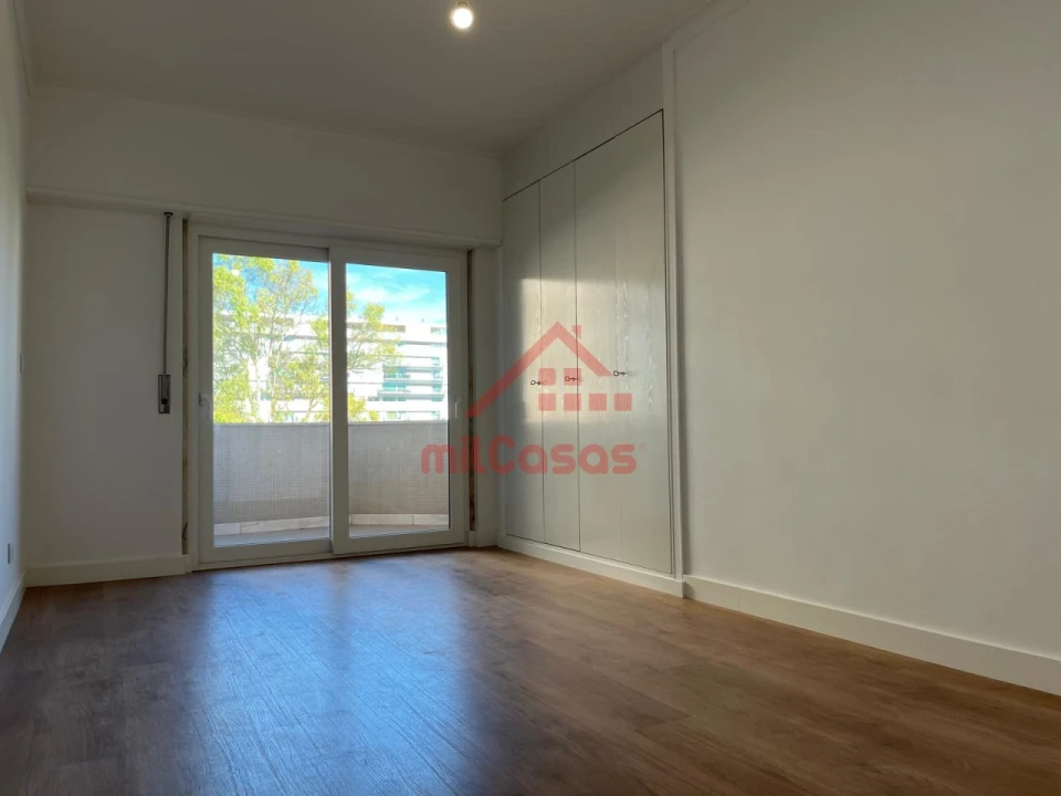 Apartamento T3 para Venda em São Domingos de Benfica Foto 27