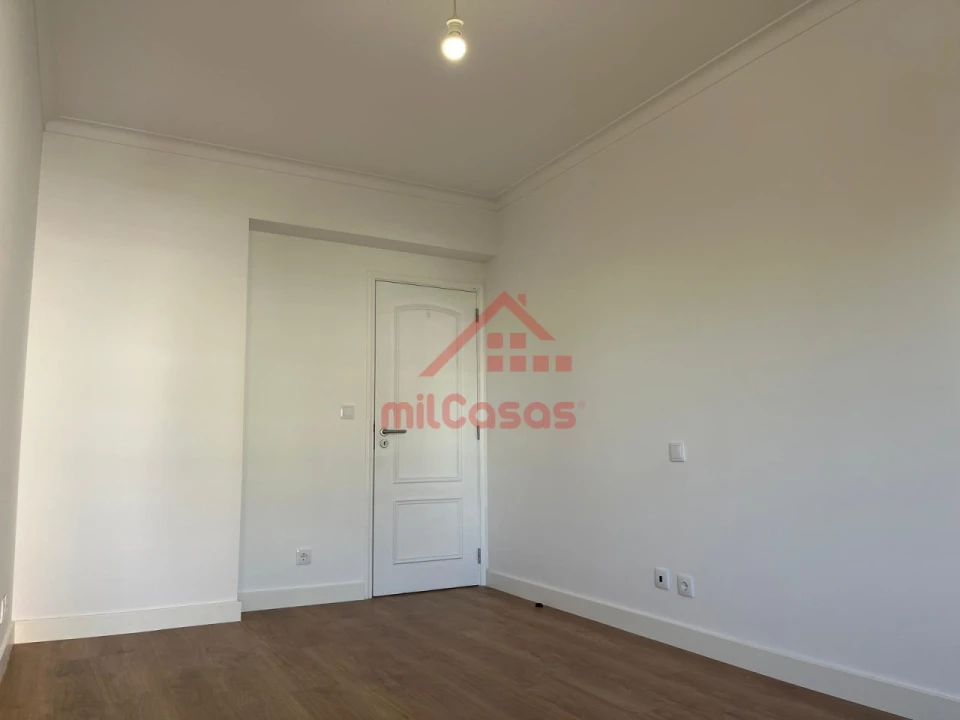 Apartamento T3 para Venda em São Domingos de Benfica Foto 32