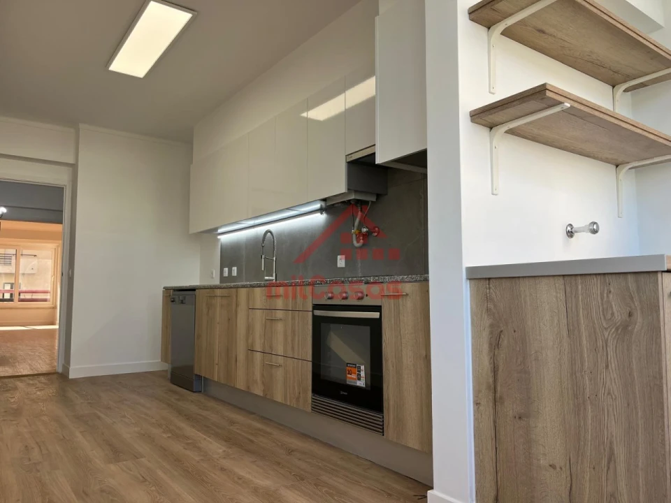 Apartamento T3 para Venda em São Domingos de Benfica Foto 37