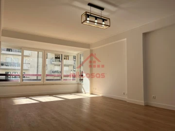 Apartamento T3 para Venda em São Domingos de Benfica