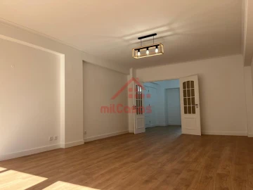 Apartamento T3 para Venda em São Domingos de Benfica