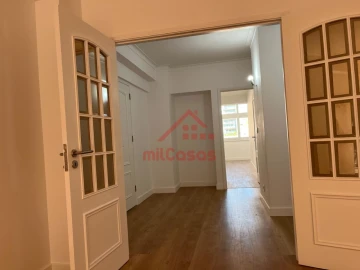 Apartamento T3 para Venda em São Domingos de Benfica