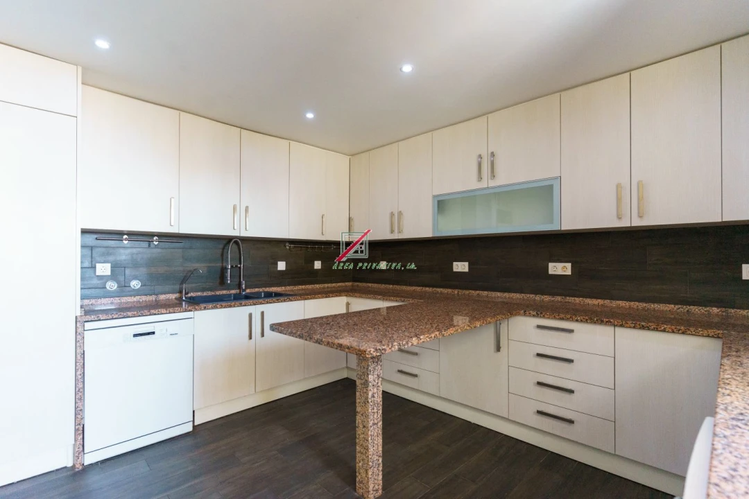 Apartamento T4 para Venda em Cascais e Estoril Foto 12
