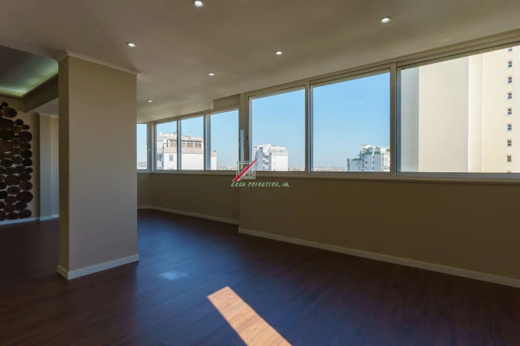 Apartamento T4 para Venda em Cascais e Estoril Foto 4