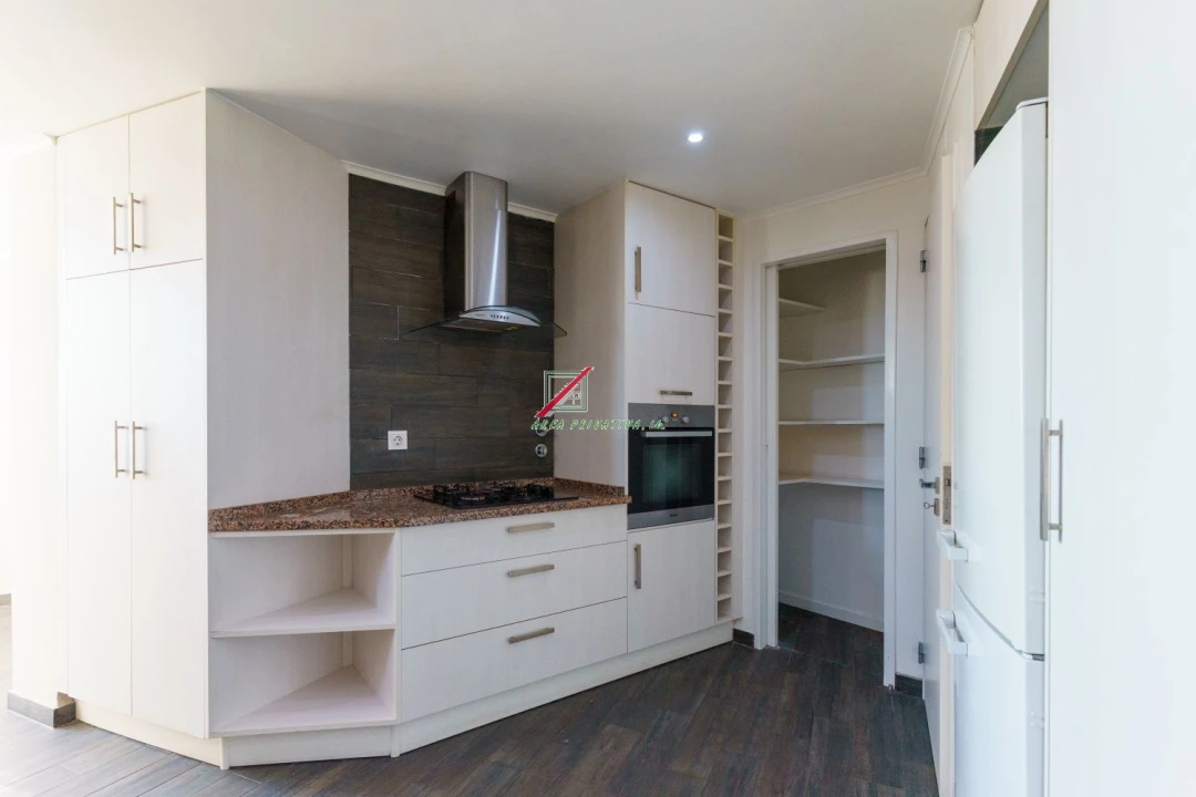 Apartamento T4 para Venda em Cascais e Estoril Foto 7