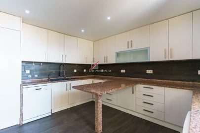 Apartamento T4 para Arrendamento em Cascais e Estoril