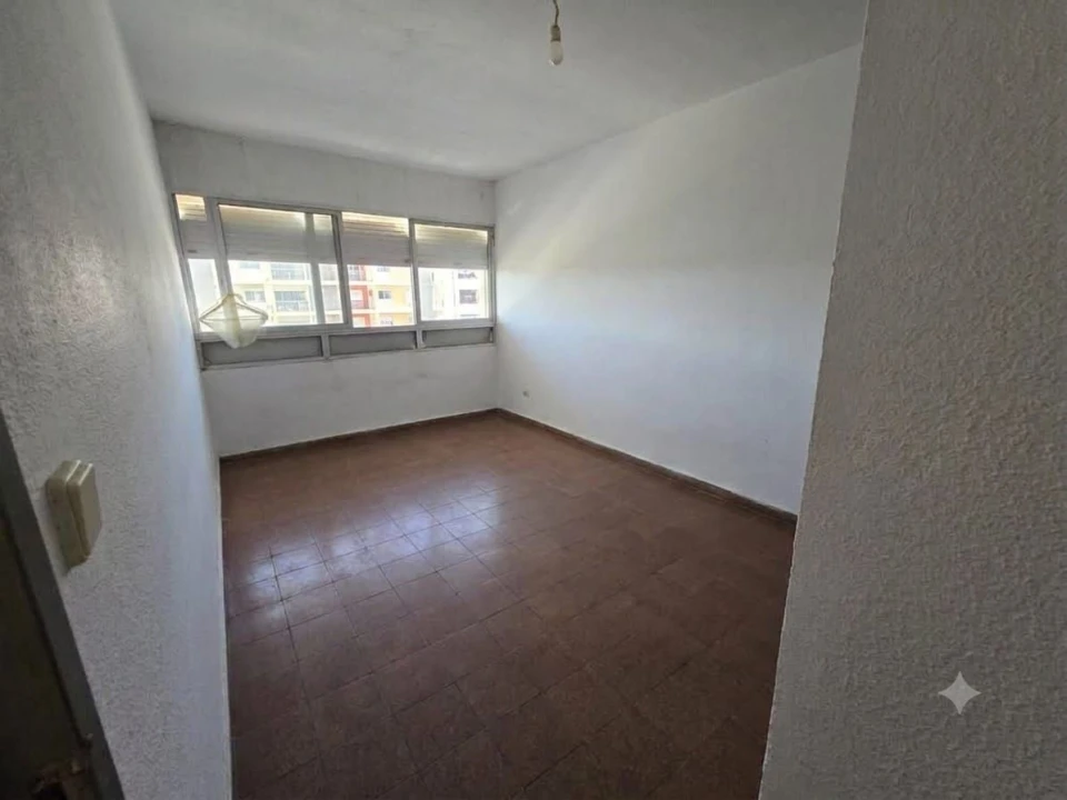 Apartamento T2 para Venda em Odivelas Foto 2