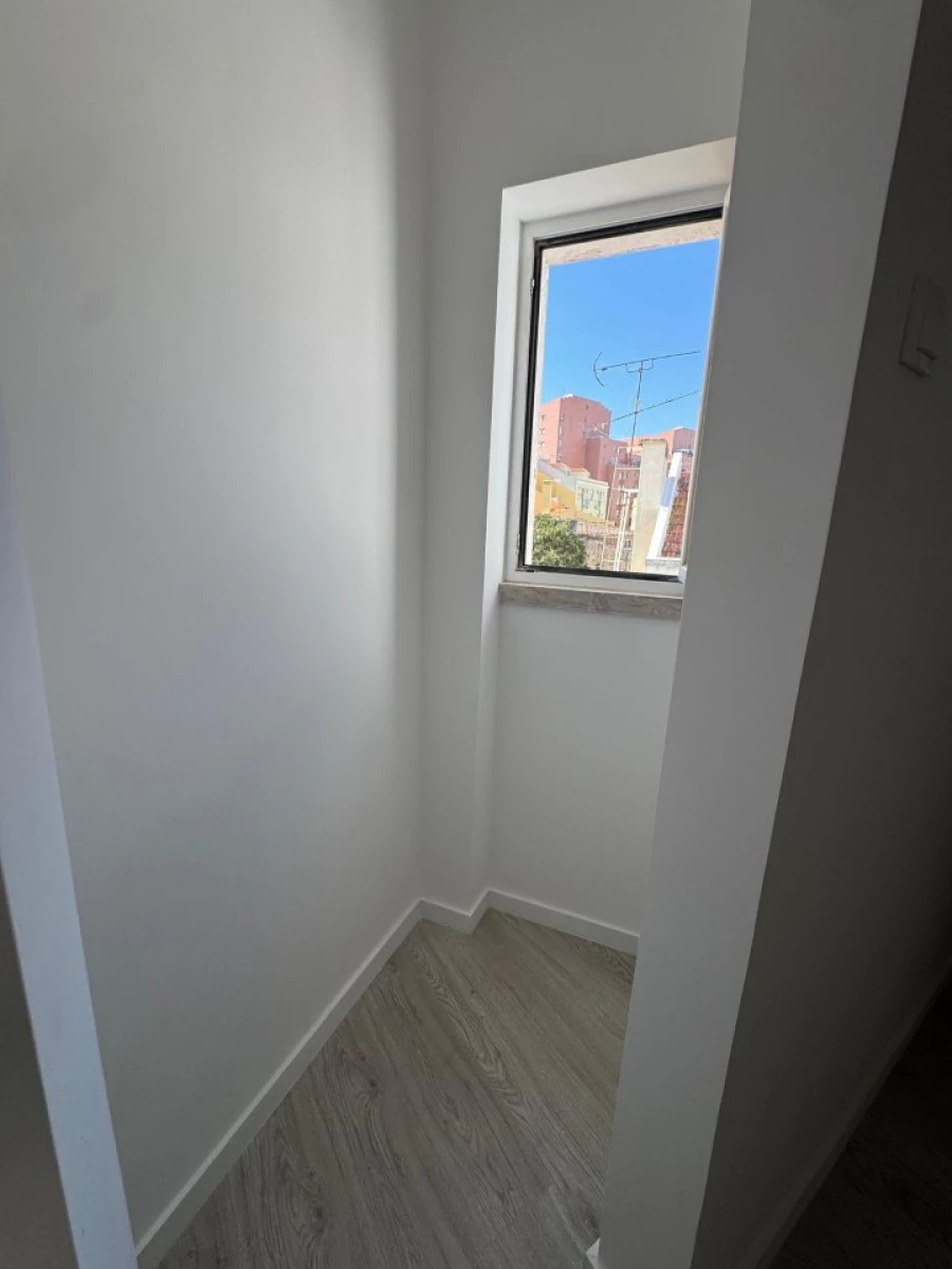 Apartamento T1 para Venda em São Vicente Foto 16