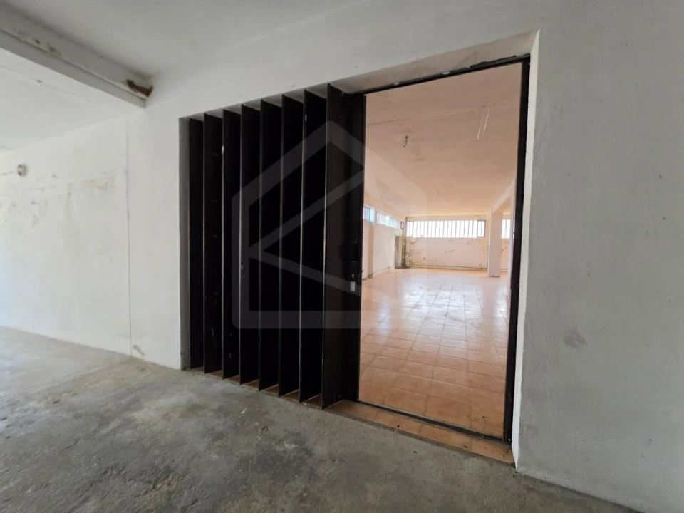 Armazém para Venda em Vila de Cucujães Foto 4