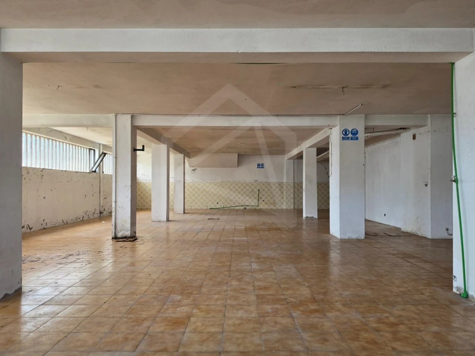 Armazém para Venda em Vila de Cucujães Foto 5