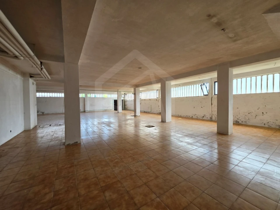 Armazém para Venda em Vila de Cucujães Foto 7