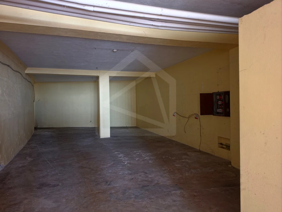 Armazém para Venda em Vila de Cucujães Foto 10