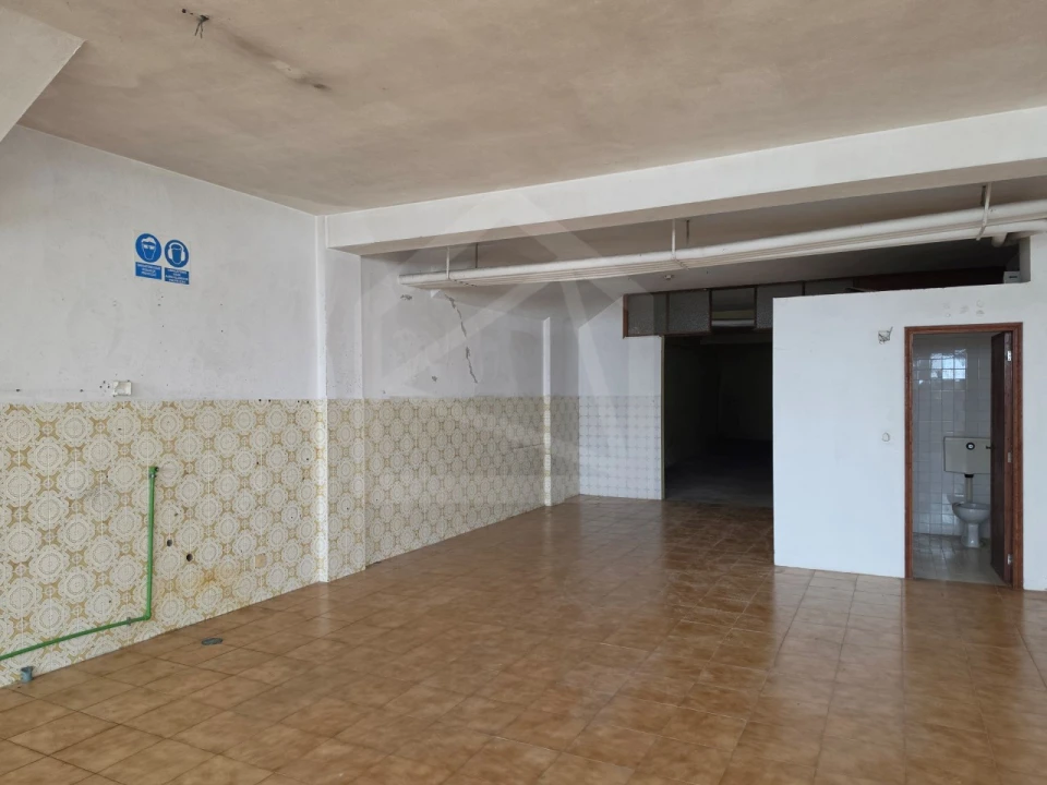 Armazém para Venda em Vila de Cucujães Foto 12