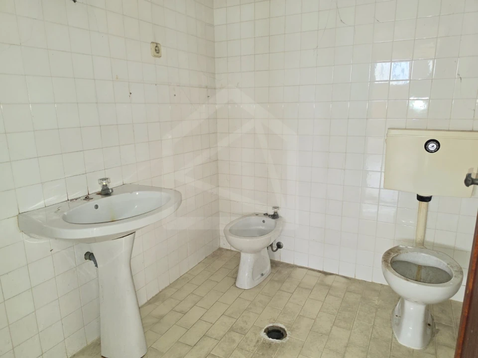 Armazém para Venda em Vila de Cucujães Foto 13