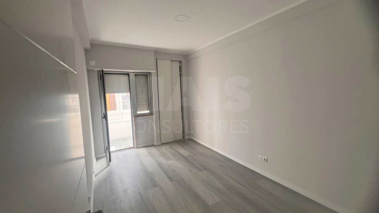 Apartamento T2 para Venda em Oeiras e São Julião da Barra, Paço de Arcos e Caxias Foto 7