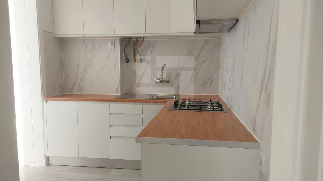 Apartamento T1 para Venda em São Vicente Foto 9