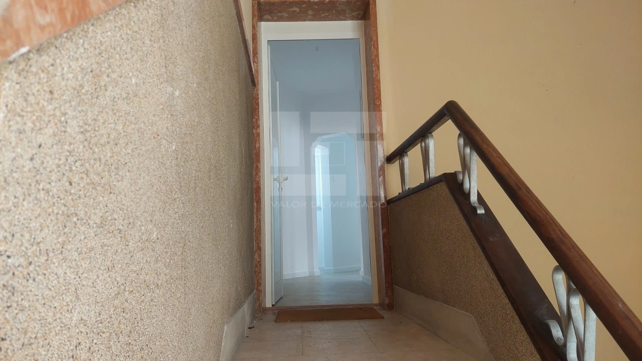 Apartamento T1 para Venda em São Vicente Foto 16