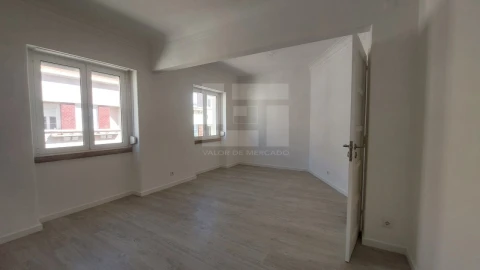 Apartamento T1 para Venda em São Vicente
