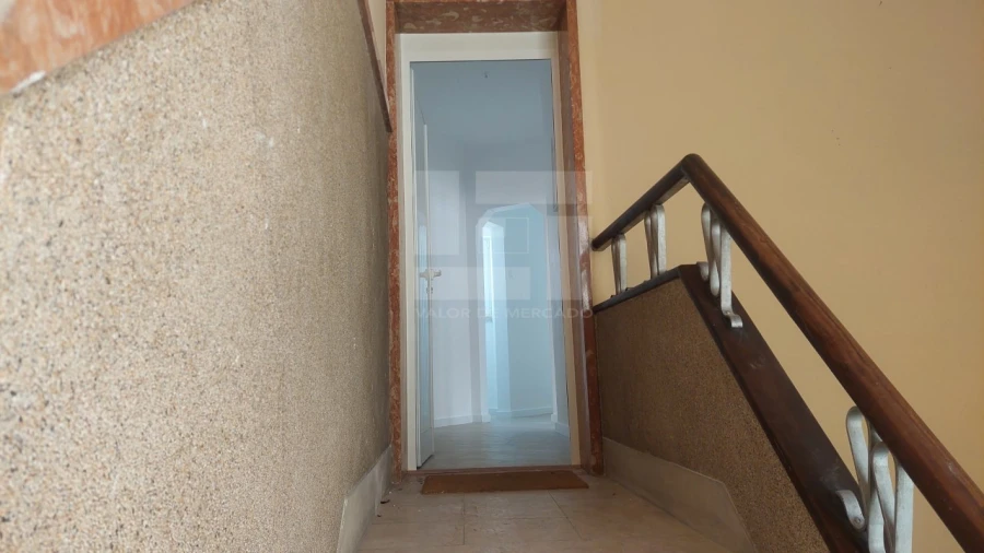 Apartamento T1 para Venda em São Vicente Foto 16