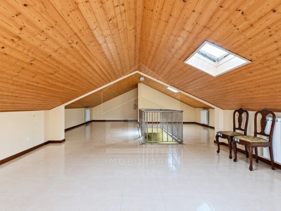 Moradia T3 para Venda em Chafe Foto 13