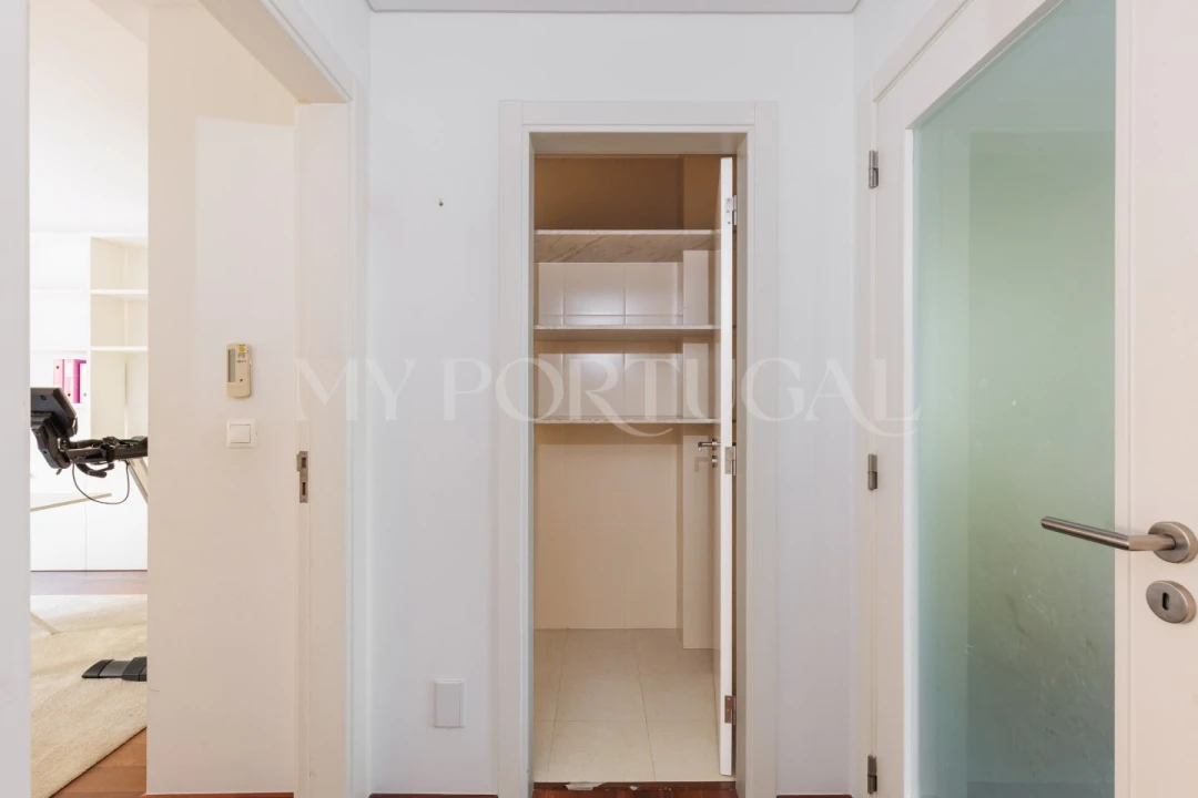 Apartamento T4 para Venda em Oeiras e São Julião da Barra, Paço de Arcos e Caxias Foto 12