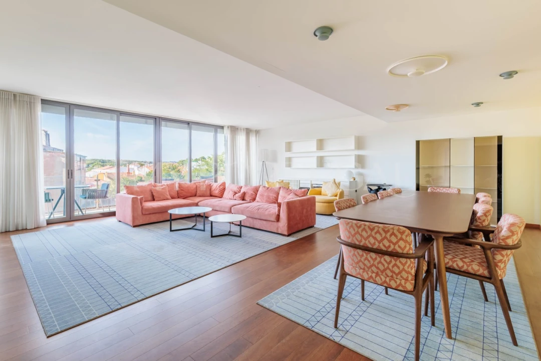 Apartamento T4 para Venda em Oeiras e São Julião da Barra, Paço de Arcos e Caxias Foto 1