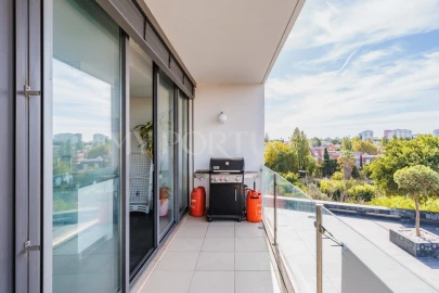 Apartamento T4 para Venda em Oeiras e São Julião da Barra, Paço de Arcos e Caxias
