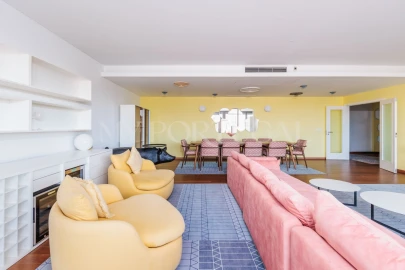 Apartamento T4 para Venda em Oeiras e São Julião da Barra, Paço de Arcos e Caxias