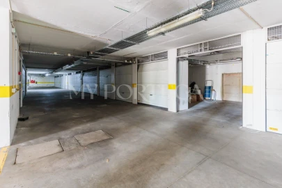 Apartamento T4 para Venda em Oeiras e São Julião da Barra, Paço de Arcos e Caxias