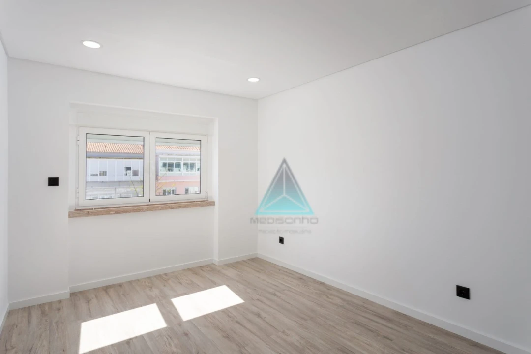 Apartamento T2 para Venda em Almada, Cova da Piedade, Pragal e Cacilhas Foto 14