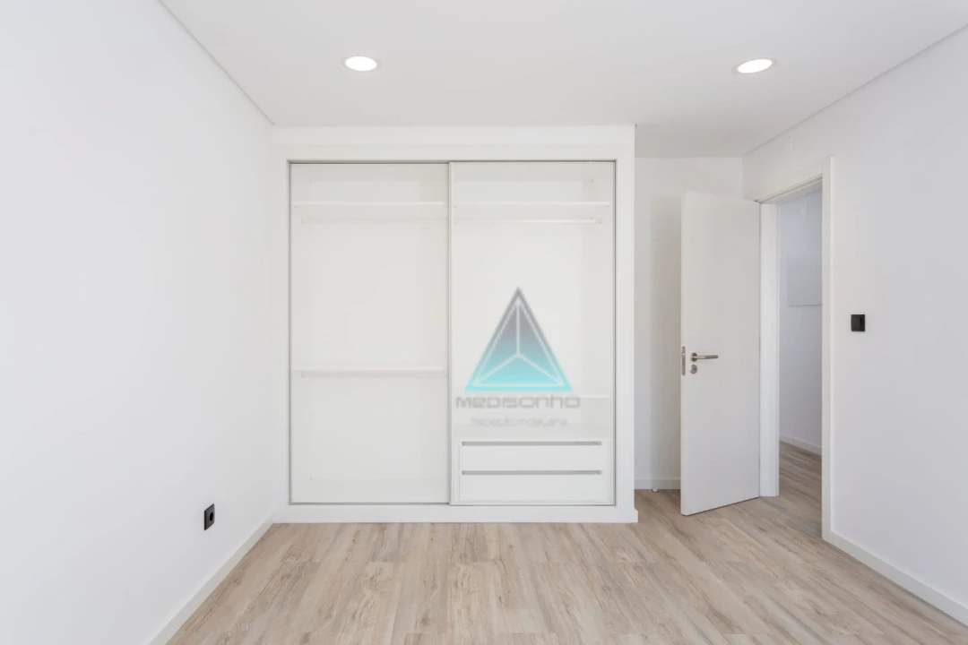 Apartamento T2 para Venda em Almada, Cova da Piedade, Pragal e Cacilhas Foto 23