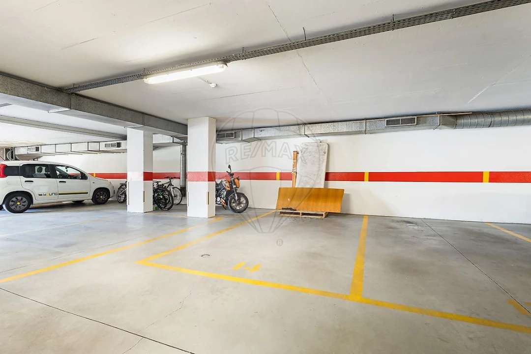 Apartamento T3 para Arrendamento em Marvila Foto 21