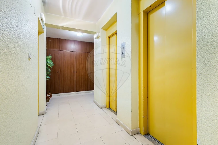 Apartamento T3 para Arrendamento em Marvila Foto 23