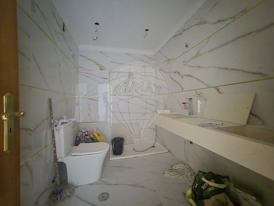 Apartamento T2 para Venda em Queluz e Belas Foto 18