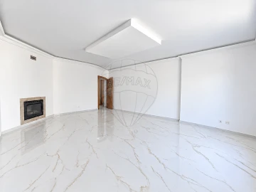 Apartamento T2 para Venda em Queluz e Belas