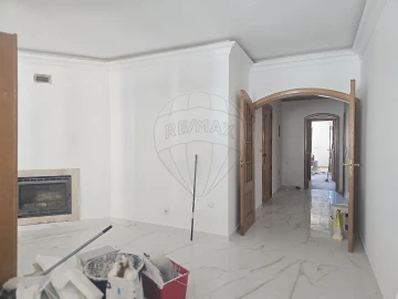 Apartamento T2 para Venda em Queluz e Belas