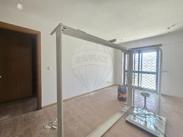 Apartamento T2 para Venda em Queluz e Belas