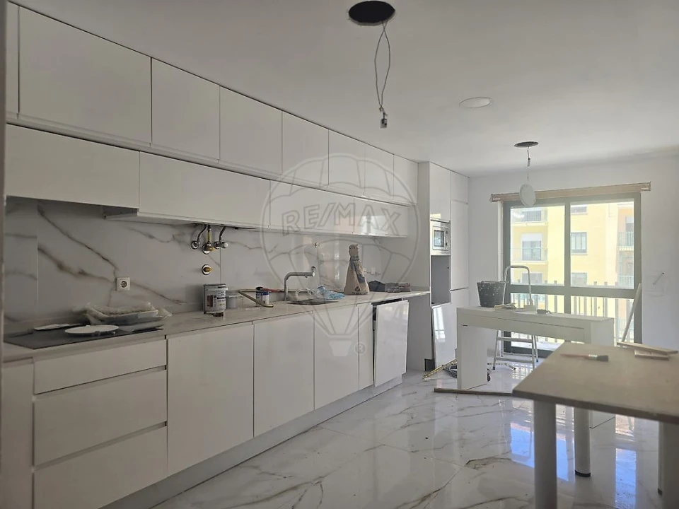Apartamento T2 para Venda em Queluz e Belas Foto 14
