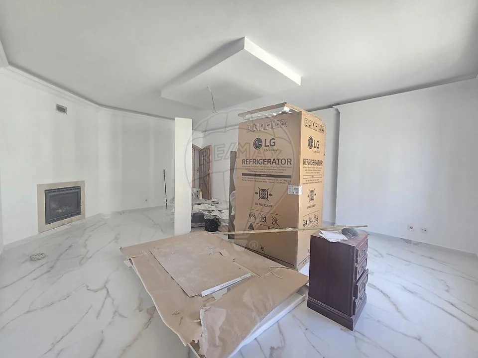 Apartamento T2 para Venda em Queluz e Belas Foto 16