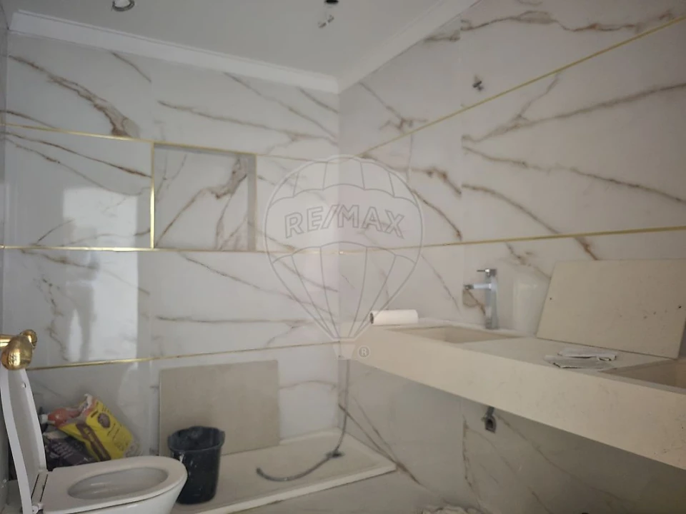 Apartamento T2 para Venda em Queluz e Belas Foto 17