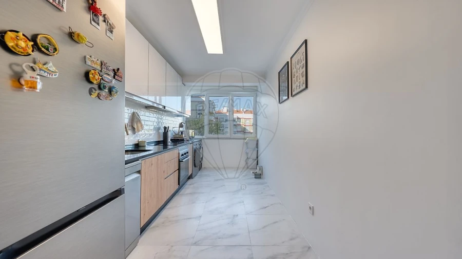 Apartamento T3 para Venda em Marvila, Ribeira Santarém, São Salvador, São Nicolau