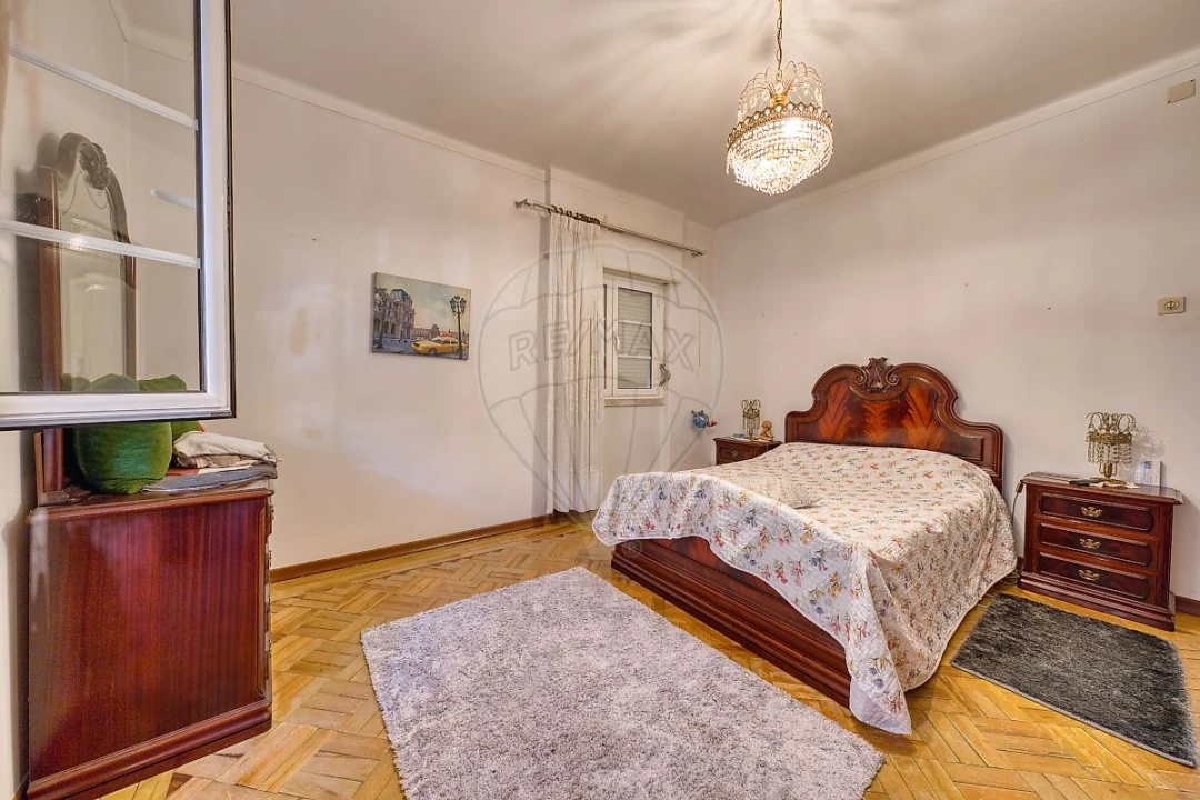 Apartamento T4 para Arrendamento em Pernes Foto 6