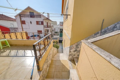 Apartamento T4 para Arrendamento em Pernes