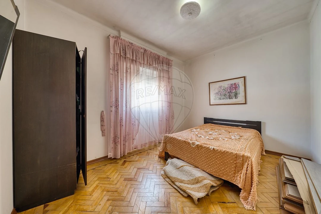 Apartamento T4 para Arrendamento em Pernes Foto 1