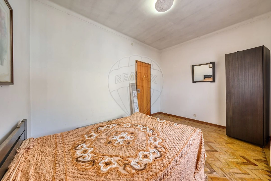 Apartamento T4 para Arrendamento em Pernes Foto 5