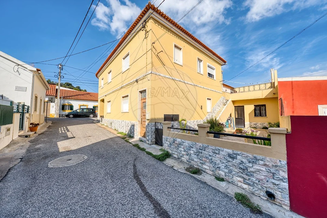 Apartamento T4 para Arrendamento em Pernes Foto 17