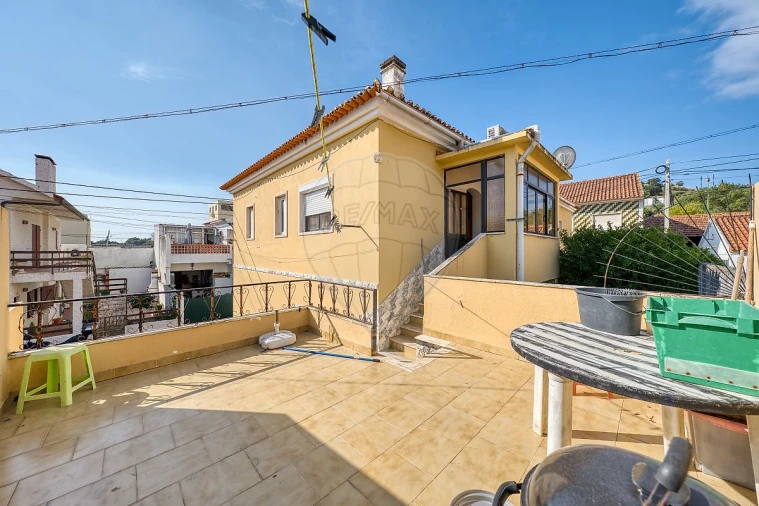 Apartamento T4 para Arrendamento em Pernes Foto 14