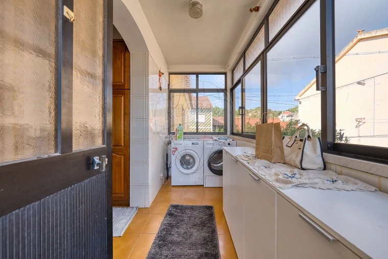 Apartamento T4 para Arrendamento em Pernes Foto 11