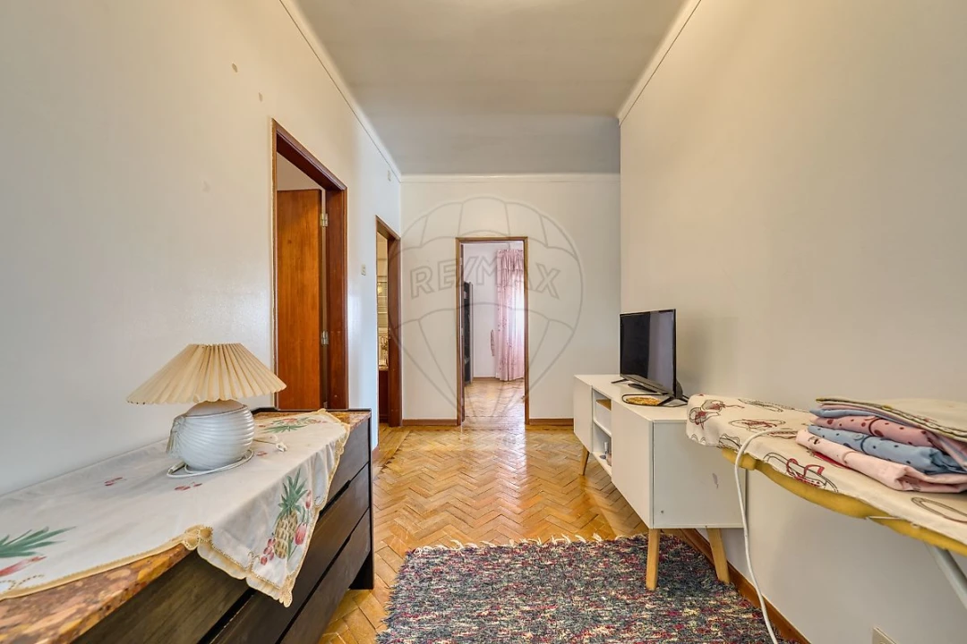 Apartamento T4 para Arrendamento em Pernes Foto 32